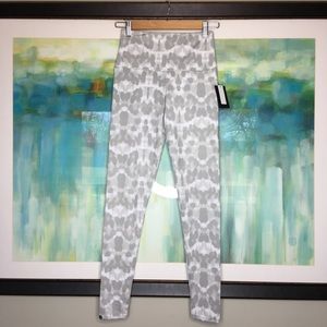 Onzie High Rise Legging in Nocturnal Leopard